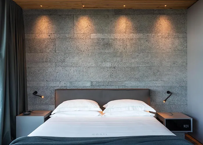 Zash Country Boutique & 3*