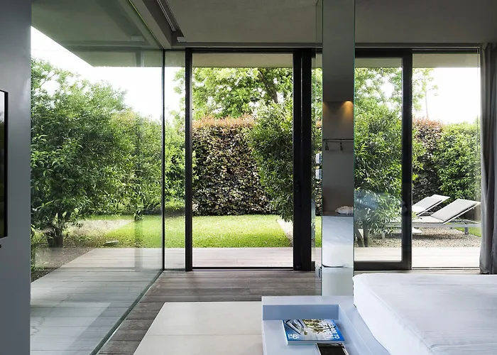 Zash Country Boutique &